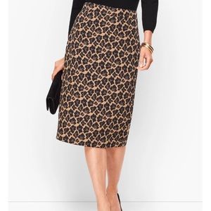 Talbots leopard jacquard pencil skirt size 4